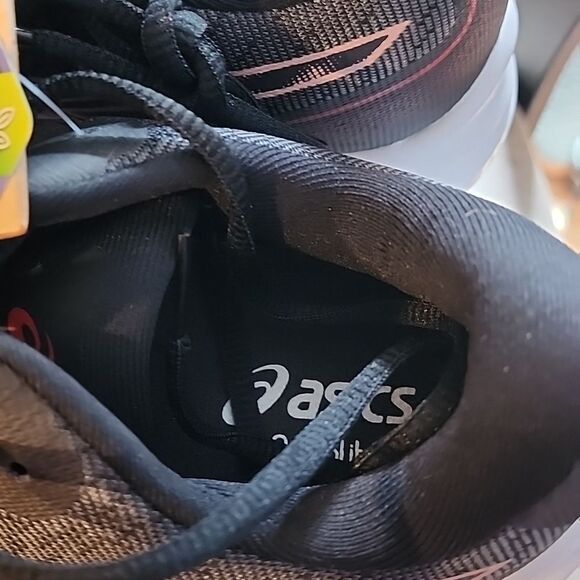 Women's Gel Excite 9 size 11 NWT - Picture 4 of 9